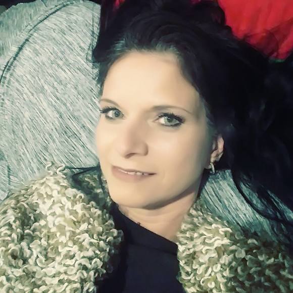 Meet your Posher, Ayesha - Picture 1 of 1